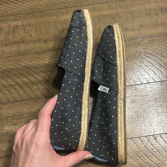 NWOT TOMS Slip on flats size 8 - Picture 7 of 10